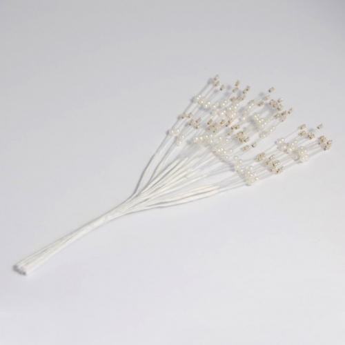 Pick Pearl & Bead Spray White