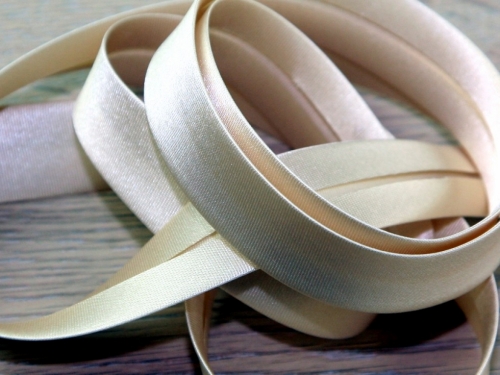Prym Duchesse Satin Bias Binding Tape Beige