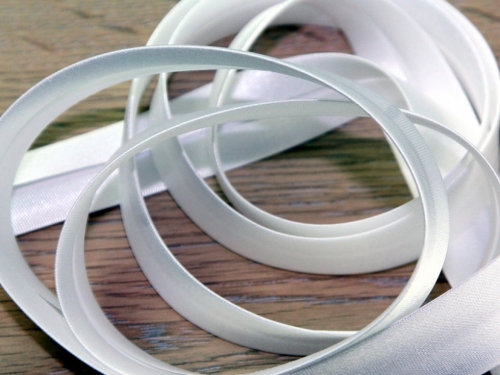 Prym Duchesse Satin Bias Binding Tape Pearl