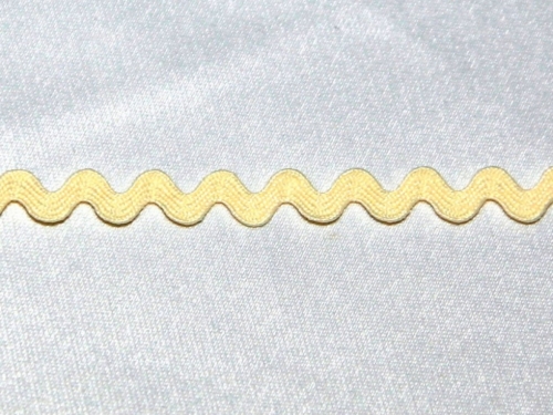 Essential Trimmings Ric Rac Trim (Value Roll) Natural