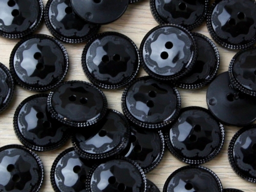 Trimits Cut Edge Buttons Black
