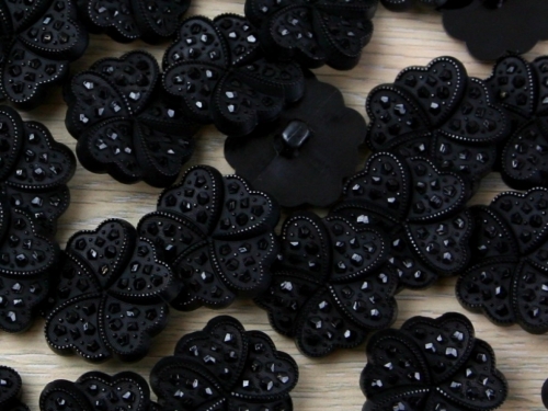 Trimits Faceted Hearts Shank Buttons Black