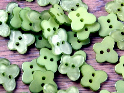 Trimits Pearlised Butterfly Buttons (Value Pack) Light Green