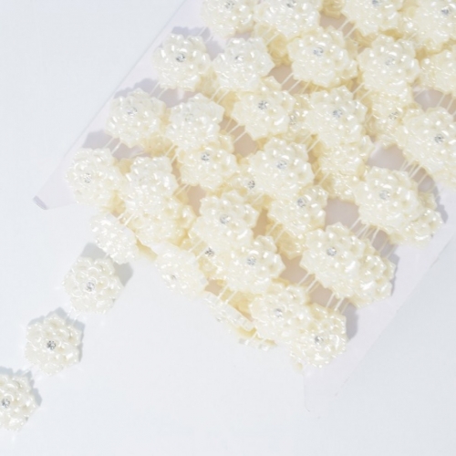 Pearl Diamante Daisy Trim White