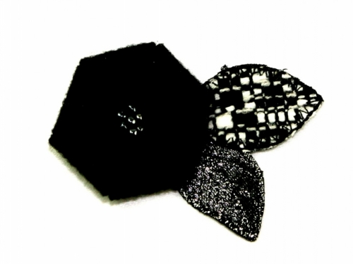 Patch Motif Flower Black & White