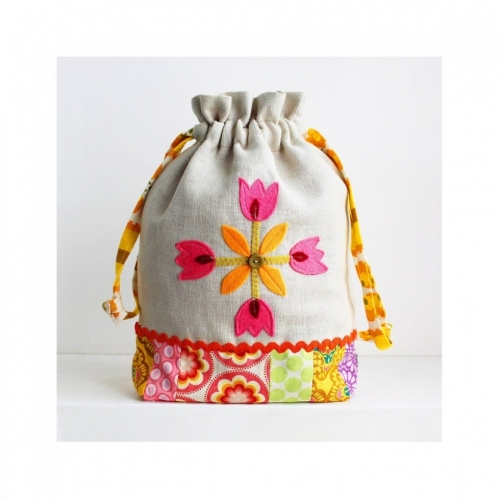 Sewgirl Paper Sewing Pattern Applique Drawstring Bag